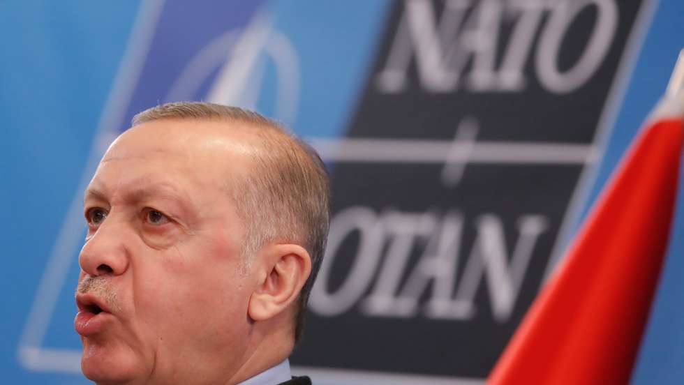 epa09847088 Turkish President Recep Tayyip Erdogan gives a press conference at the end of a Group of Seven (G7) Leaders meeting at the Alliance headquarters in Brussels, Belgium, 24 March 2022.  EPA/STEPHANIE LECOCQ