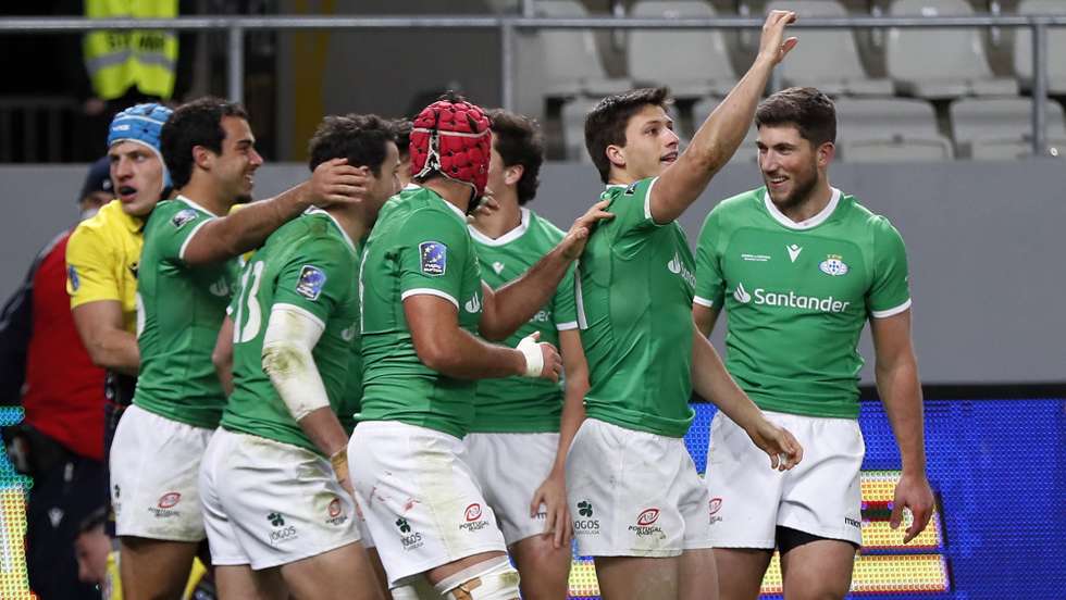 epa09750824 Portugal's players react during the Rugby Europe Championship 2022, round 2 match between Romania and Portugal at Triumph Arch National Rugby stadium, in Bucharest, Romania, 12 February 2022.  EPA/ROBERT GHEMENT