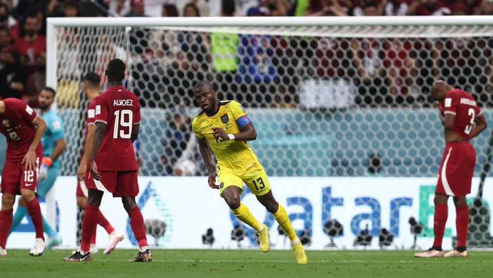 Enner Valencia marcou dois golos (e um terceiro no início do jogo que foi anulado) e foi a grande figura numa abertura do Mundial fraca no plano desportivo
