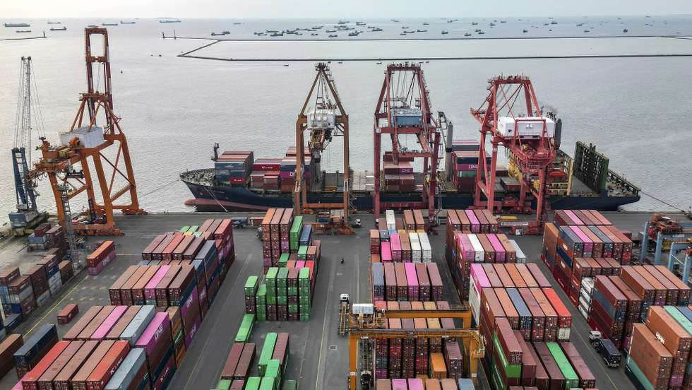 epa10757937 An aerial photo shows a general view of the export and import containers terminal operated by the state-owned company Pelindo, at Tanjung Priok port in Jakarta, Indonesia, 20 July 2023. Indonesia’s export value fell by 21.18 percent on a yearly basis to USD 20.61 in June 2023. While the import fell by 18.35 percent compared to June 2022, the Central Statistics Agency (BPS) recorded.  EPA/MAST IRHAM