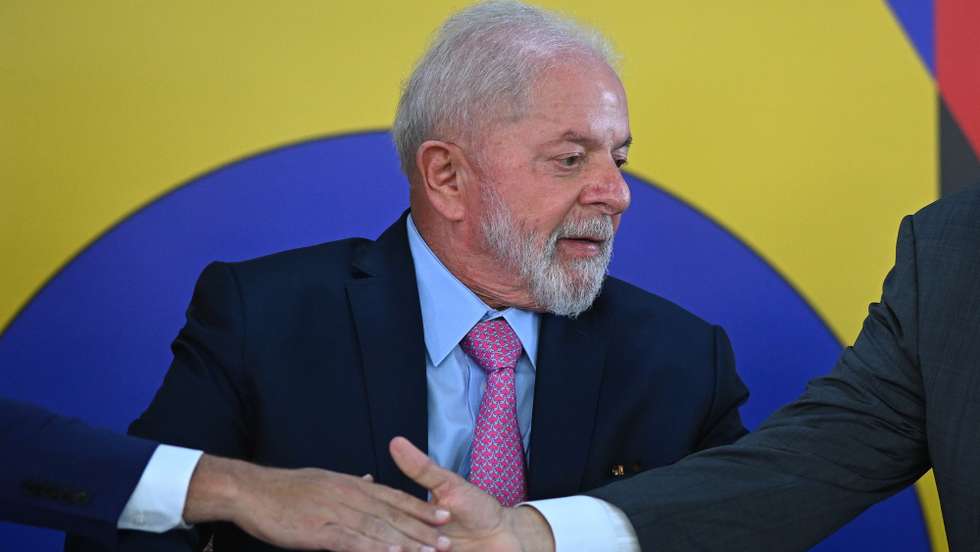 epa11114690 President of Brazil, Luiz Inacio Lula da Silva, attends a signing ceremony for highway concession contracts, at the Planalto Palace in Brasilia, Brazil, 30 January 2024. Lula da Silva warned of the growth of an 'irresponsible' and 'lying' extreme right in several countries, including Argentina and Spain, and once again harshly attacked former president Bolsonaro.  EPA/Andre Borges