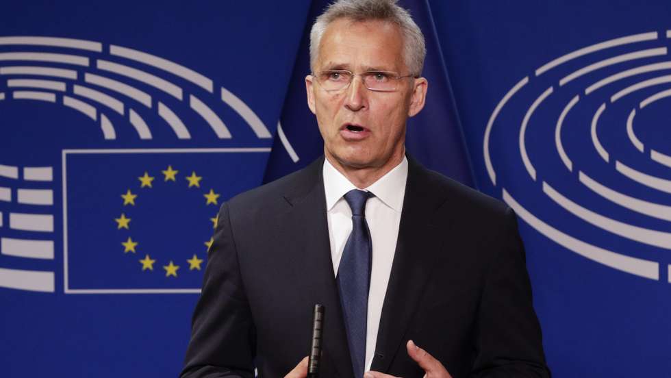 epa09913815 NATO Secretary General Jens Stoltenberg attends a joint press briefing with  European Parliament President Roberta Metsola (not pictured) following their meeting at the European Parliament in Brussels, Belgium, 28 April 2022.  EPA/OLIVIER HOSLET