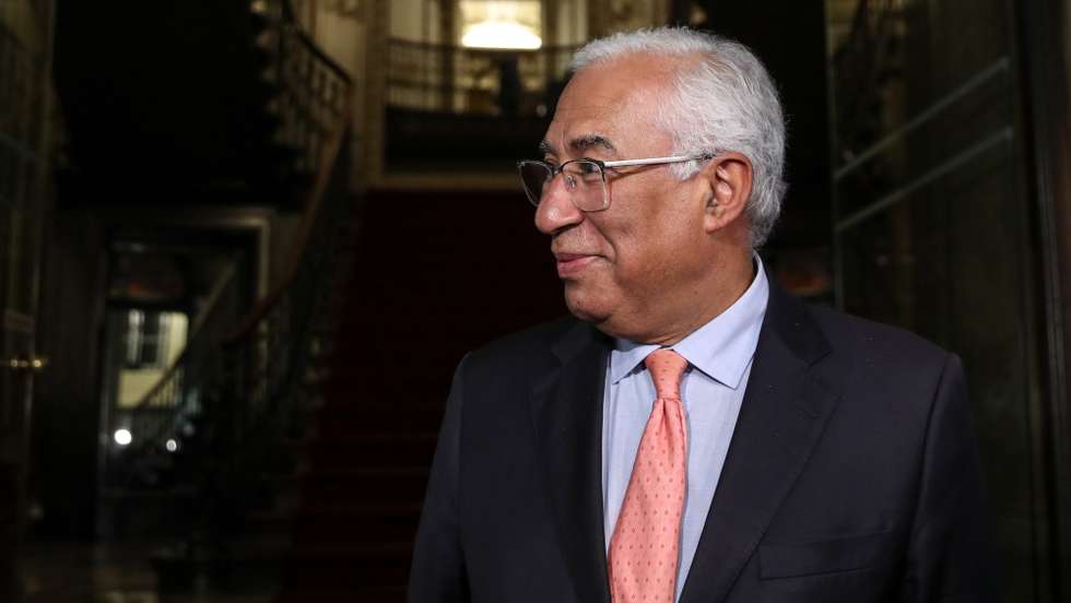 O secretário-geral do Partido Socialista (PS), António Costa, fala aos jornalistas sobre a demissão do secretário de Estado Miguel Alves, antes da reunião da Comissão Política do partido, em Lisboa, 10 de novembro de 2022. ANTÓNIO COTRIM/LUSA