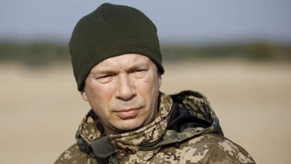 epa11137378 (FILE) - Oleksandr Syrskyi, Commander of the Ukrainian Ground Forces, at a shooting range near Kyiv, Ukraine, 27 October 2020 (reissued 08 February 2024). On 08 February 2024, Ukraine's President Zelensky removed Commander-in-Chief of the Armed Forces of Ukraine Valerii Zaluzhnyi from his post. Oleksandr Syrskyi, commander of the Ukrainian Ground Forces, has been appointed as new Commander-in-Chief of the country's Armed Forces.  EPA/VITALII NOSACH