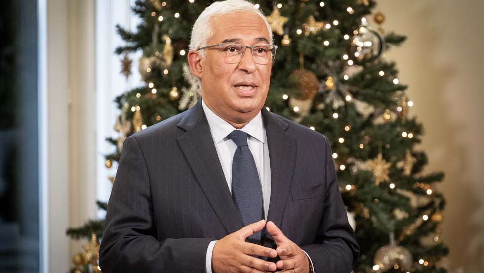 O primeiro-ministro, António Costa, durante a gravação da mensagem de Natal, na residência oficial de São Bento, em Lisboa, 23 de dezembro de 2021.CLARA AZEVEDO/GABINETE PM/LUSA