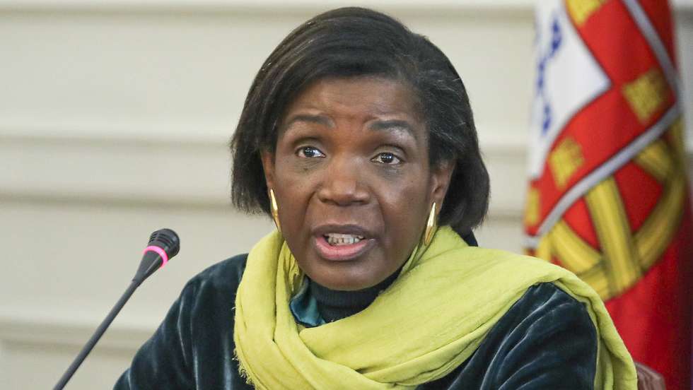A ministra da Administração Interna, Francisca Van Dunem ,durante a conferência de imprensa  sobre o voto dos eleitores em isolamento devido à covid-19, Lisboa, 19 de janeiro de 2022. ANTÓNIO COTRIM/LUSA