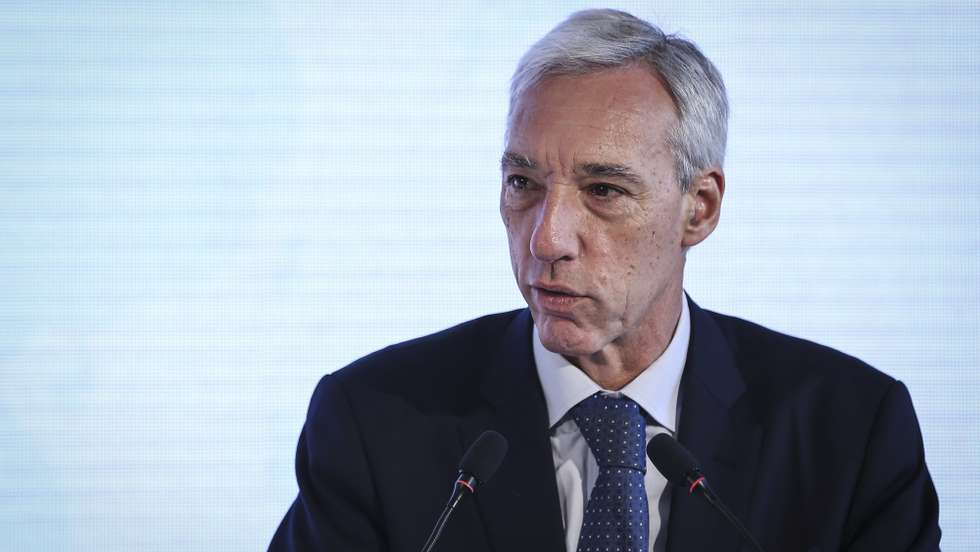 O ministro dos Negócios Estrangeiros, João Gomes Cravinho, discursa durante o encontro Anual do Conselho da Diáspora Portuguesa no Palácio da Cidadela, em Cascais, 21 de dezembro de 2022. RODRIGO ANTUNES/LUSA