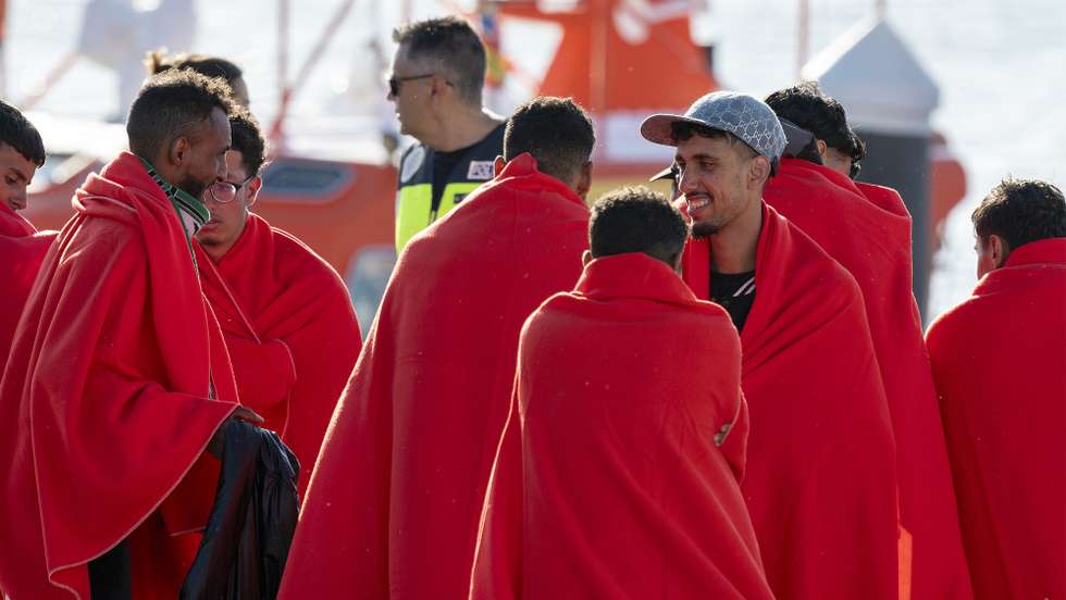 epa13110167 Several migrants arrive at the port of Arrecife on Lanzarote island in the Canary Islands, southwestern Spain, 14 July 2026. Spanish authorities rescued 37 migrants from a boat off eastern Lanzarote after those on board contacted emergency services when the vessel's engine broke down.  EPA/ADRIEL PERDOMO