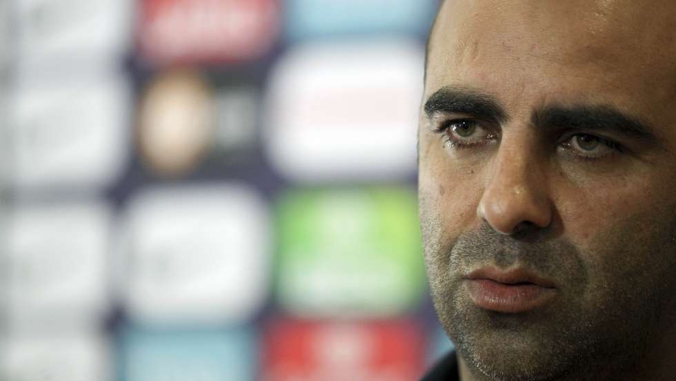 O selecionador Emílio Peixe procedeu a inúmeras substituições que fizeram com que o ritmo do jogo tivesse quebrado