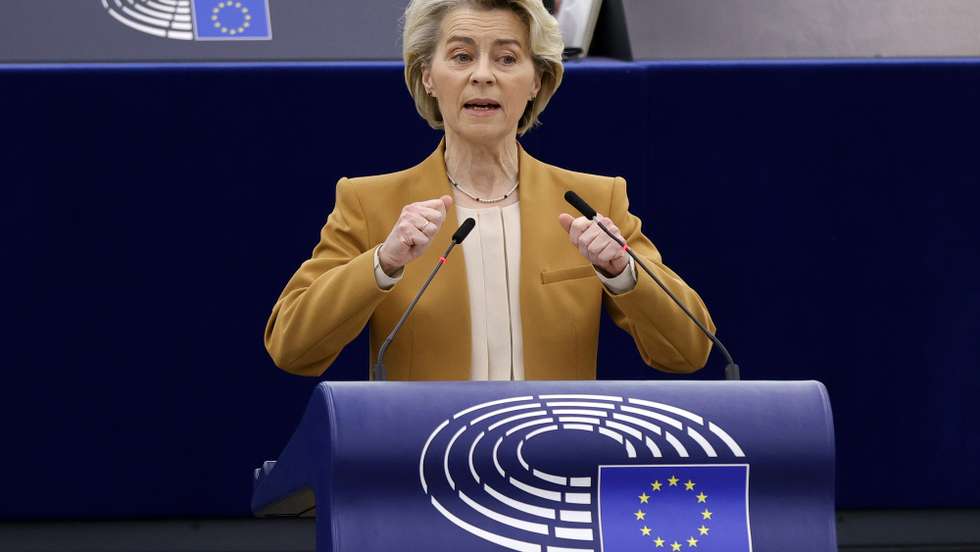 epa11130619 European Commission President, Ursula von der Leyen, speaks during a debate on 'Motions for resolutions - The need for unwavering EU support for Ukraine, after two years of Russia’s war of aggression against Ukraine' at the European Parliament in Strasbourg, France, 06 February 2024. The EU Parliament's session runs from 05 till 08 February 2024.  EPA/RONALD WITTEK
