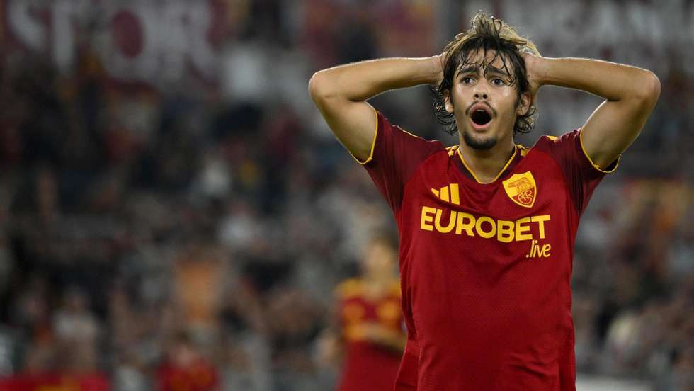 epa13189603 AS Roma's Rodrigo Mora gestures during the Italian Serie A soccer match between AS Roma and ACF Fiorentina, in Rome, Italy, 24 August 2026.  EPA/ALESSANDRO DI MEO