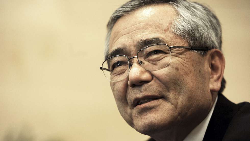 O investigador japonês Ei-ichi Negishi, Prémio Nobel de Química 2010, participa na conferência "Poder Mágico de Metais de Transição d-Bock em Síntese Orgânica", realizada no Laboratório Ibérico Internacional de Nanotecnologia (INL), em Braga, 23 de abril de 2012. HUGO DELGADO/LUSA