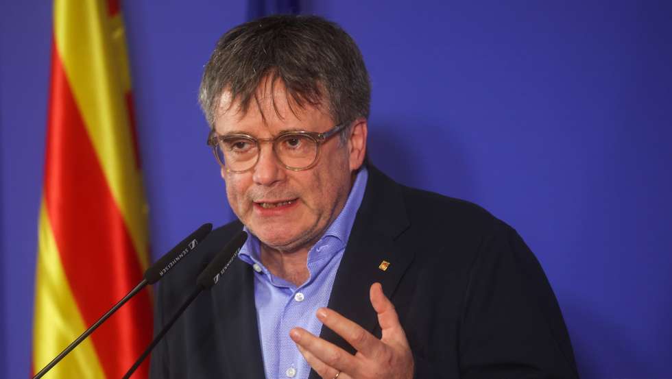 epa11383706 Junts per Catalunya (Together for Catalonia) party president Carles Puigdemont speaks during a campaign event ahead of the European Parliament elections in Brussels, Belgium, 01 June 2024. The European Parliament elections are scheduled across EU member states from 06 to 09 June 2024.  EPA/OLIVIER HOSLET