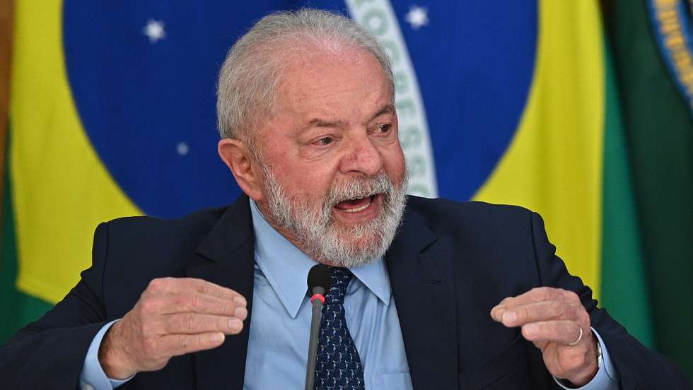 epa10514291 The President of Brazil, Luiz Inacio Lula da Silva, speaks during the launch of the 'Manos a la Obra' platform, at the Planalto Palace, in Brasilia, Brazil, 10 March 2023. Lula da Silva launched this 10 March a digital platform that will serve to identify and resume the thousands of works that are stopped throughout the country, in a context of economic slowdown.  EPA/Andre Borges