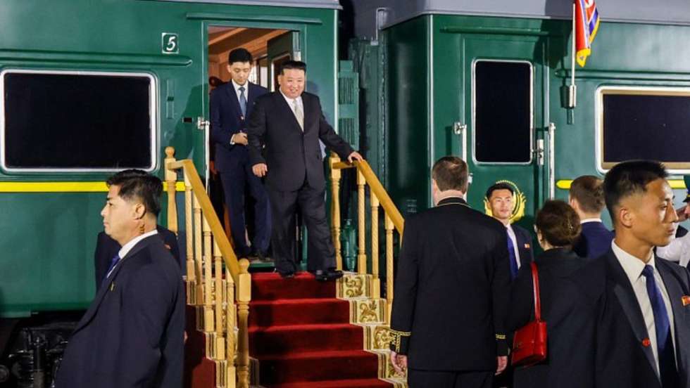 Kim chega à Rússia para encontro com Putin