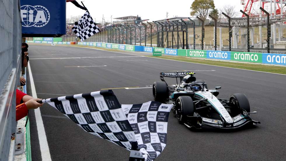 epa12858154 Mercedes driver Andrea Kimi Antonelli of Italy wins the Formula 1 Japanese Grand Prix at the Suzuka International Racing Course racetrack in Suzuka, Japan, 29 March 2026.  EPA/FRANCK ROBICHON / POOL