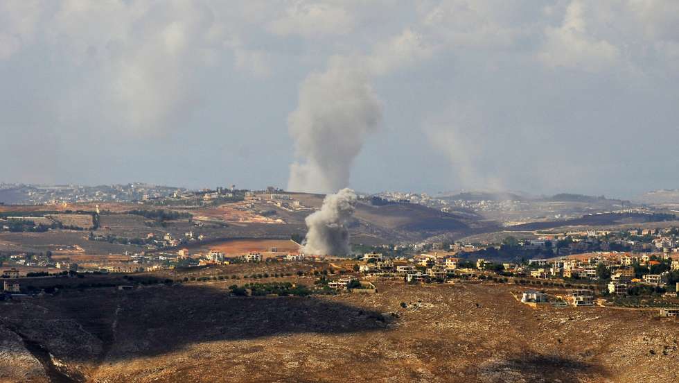 epa11620781 Smoke billows from the site of Israeli airstrikes near Lebanese villages, as seen from Marjaayoun, southern Lebanon, 23 September 2024. According to the Lebanese National News Agency (NNA), Israeli aircraft have reportedly carried out a number of bombings on communities in the Marjayoun district in the Nabatieh Governorate of Lebanon, including Taybeh, Houla, Tallouseh, Kfarkela, Mays al-Jabal, Khiyam and Bani Hayan. The Israeli military urged civilians in areas where Hezbollah operates to leave, saying they launched 'extensive' airstrikes on Hezbollah targets in Lebanon on 23 September 2024. According to Lebanon's Ministry of Health, at least 182 people have been killed and more than 720 others injured following continued Israeli airstrikes on southern Lebanese towns and villages since 23 September morning.  EPA/STRINGER