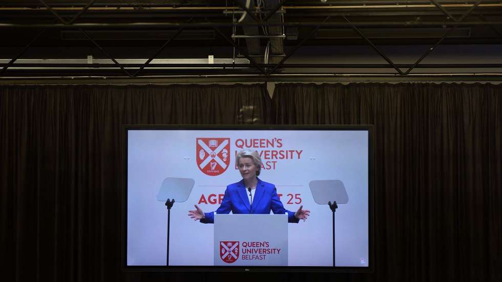 epa10580231 President of the European Commission Ursula von der Leyen addresses the third and final day of a conference at Queen's University Belfast to mark the 25th anniversary of the Good Friday Agreement in Belfast, Northern Ireland, Britain, 19 April 2023. The Good Friday Agreement was signed on 10 April 1998. The agreement ended the violent phase of the political conflict in Northern Ireland and is seen as the major development in the Northern Ireland peace process of the 1990s.  EPA/MARK MARLOW