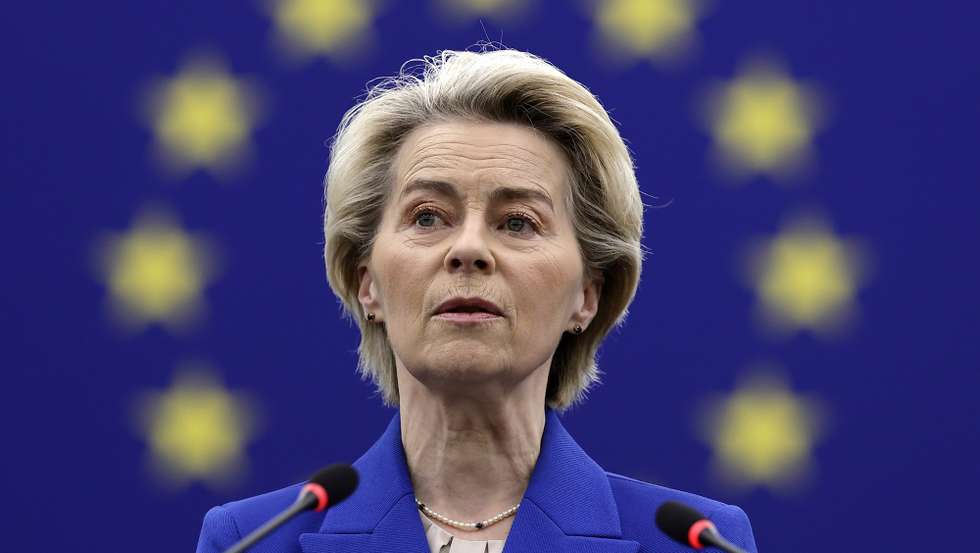 epaselect epa11783378 European Commission President Ursula von der Leyen speaks during a debate on preparation for the European Council meeting, at the European Parliament in Strasbourg, France, 18 December 2024. The EU Parliament's session runs from 16 till 19 December 2024.  EPA/RONALD WITTEK