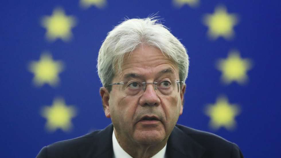 epa09469575 European Economy Commissioner, Paolo Gentiloni, addresses the European Parliament plenary session in Strasbourg, France, 15 September 2021.  EPA/YVES HERMAN / POOL  MAXPPP OUT