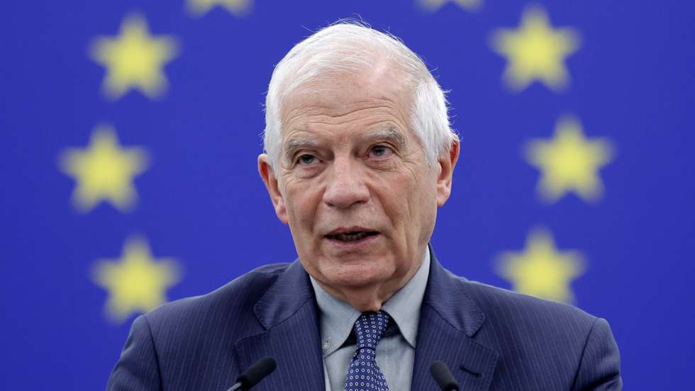 epa11297018 High Representative of the European Union for Foreign Affairs and Security Policy Josep Borrell speaks during a debate on 'Iran's unprecedented attack against Israel, the need for de-escalation and an EU response' at the European Parliament in Strasbourg, France, 24 April 2024. The EU Parliament's current plenary session runs from 22 until 25 April 2024.  EPA/RONALD WITTEK