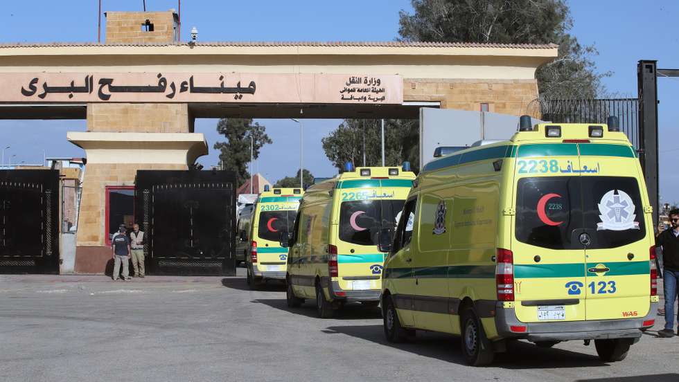 500 doentes e médicos retirados do Hospital Indonésio em Gaza