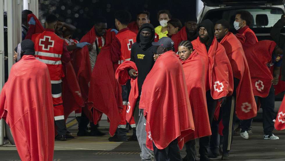 epa13045856 Several migrants arrive at the port in the city of Arrecife, Lanzarote Island, Canary Islands, Spain, early on 18 June 2026. A Spanish sea rescue ship intercepted a boat with some 70 migrants on board off Lanzarote Island's eastern coast.  EPA/Adriel Perdomo