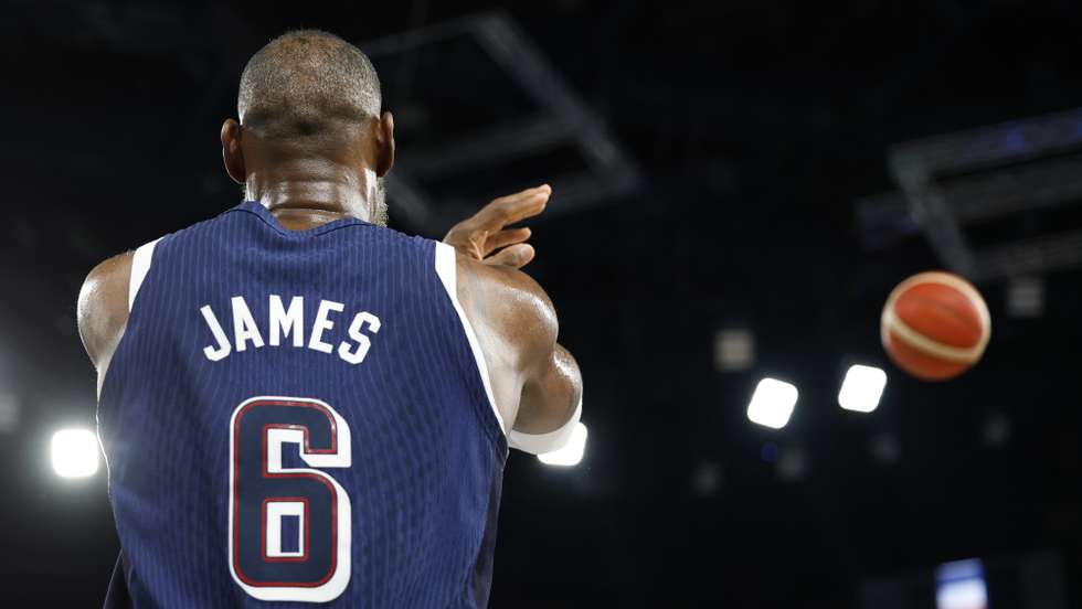 epaselect epa11543968 LeBron James of USA in action during the Men Gold Medal game France vs USA of the Basketball competitions in the Paris 2024 Olympic Games, at the South Paris Arena in Paris, France, 10 August 2024.  EPA/CAROLINE BREHMAN