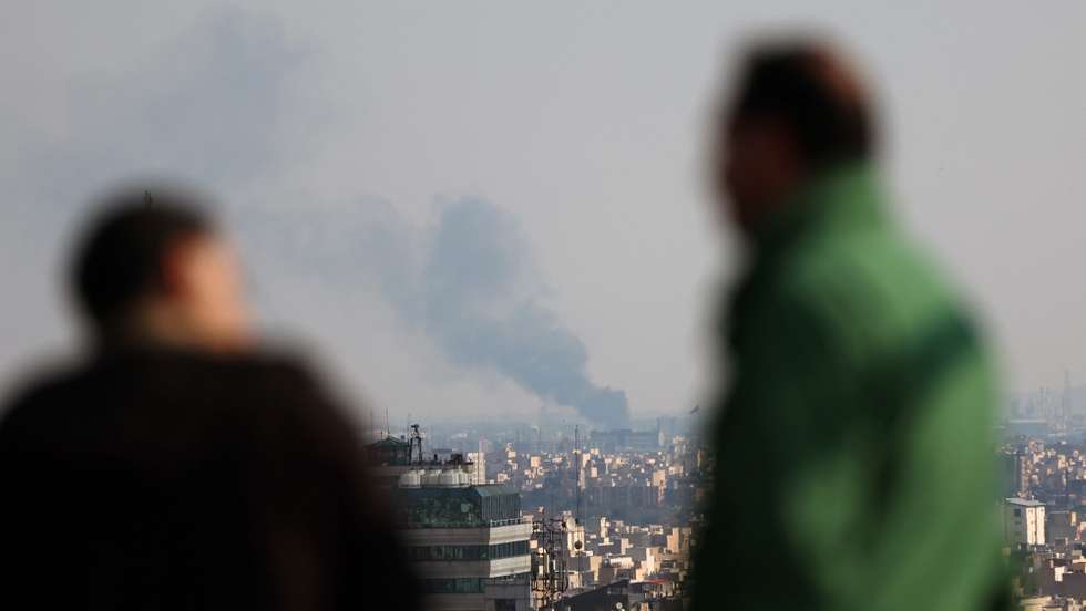 epa12864811 Smoke rises after an airstrike in central Tehran, Iran, 01 April 2026. A joint Israeli and US military operation, launched on 28 February, continues to target multiple locations across Iran.  EPA/ABEDIN TAHERKENAREH