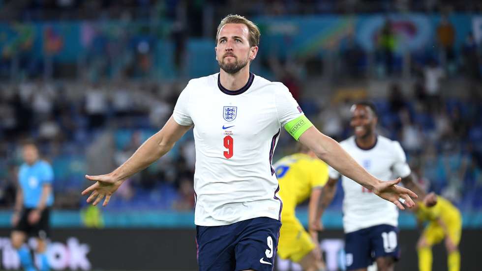 Harry Kane marcou o primeiro golo no Euro frente à Alemanha e bisou diante da Ucrânia com dois golos a abrir a primeira e a segunda parte