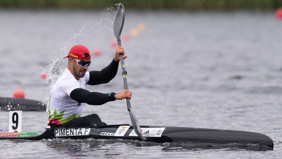 epa09983985 Fernando Pimenta of Portugal on his way to win the men's K1 500m final race at the ICF Kayak and Canoe World Cup event in Poznan, Poland, 29 May 2022.  EPA/Jakub Kaczmarczyk POLAND OUT