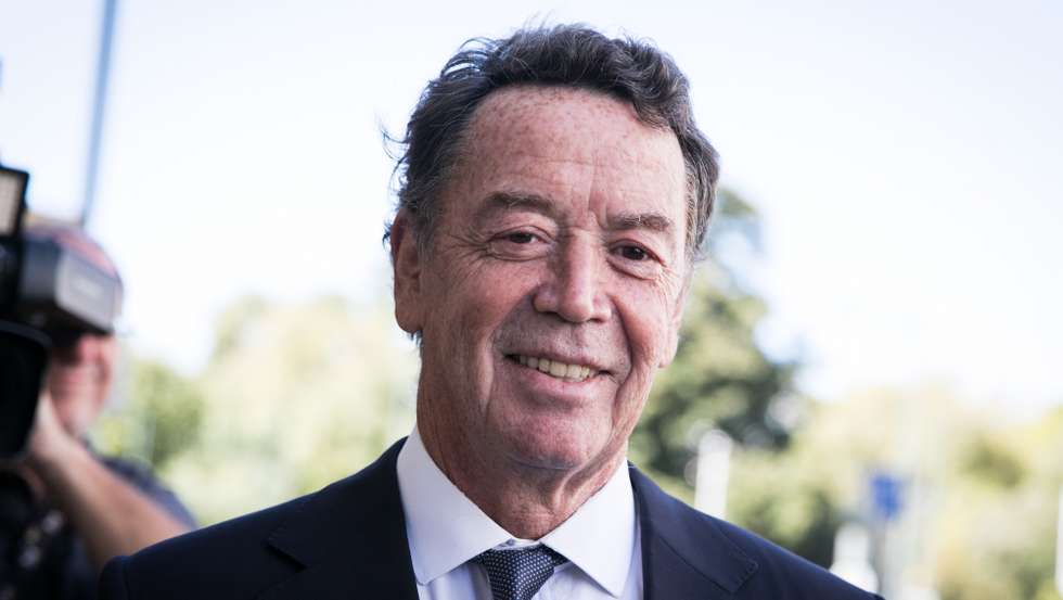 O antigo ministro, suspeito de ter sido corrompido e de ter beneficiado a EDP enquanto governante, foi detido esta terça-feira