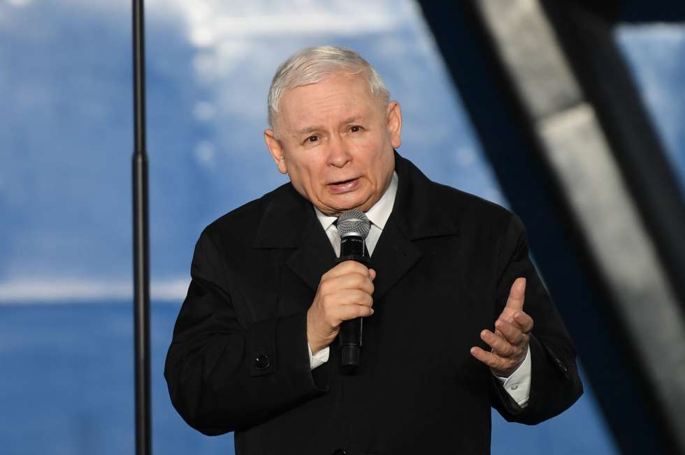 epa10189872 Leader of the Polish Law and Justice (PiS) rulling party Jaroslaw Kaczynski speaks during the opening ceremony of the shipping canal through the Vistula Spit in Skowronki village, northern Poland, 17 September 2022. The PLN 992 million (EUR 229 million) project includes a harbour on the Gdansk Bay side of the Spit, a waterway with a water gate across the Spit linking Gdansk Bay with the Vistula Lagoon, berthing areas on both sides of the Spit and an artificial island on the Vistula Lagoon. The new waterway gives Poland direct access to the Baltic Sea from the Vistula Lagoon with omission of the Russian-controlled Strait of Baltiysk.  EPA/Adam Warzawa POLAND OUT