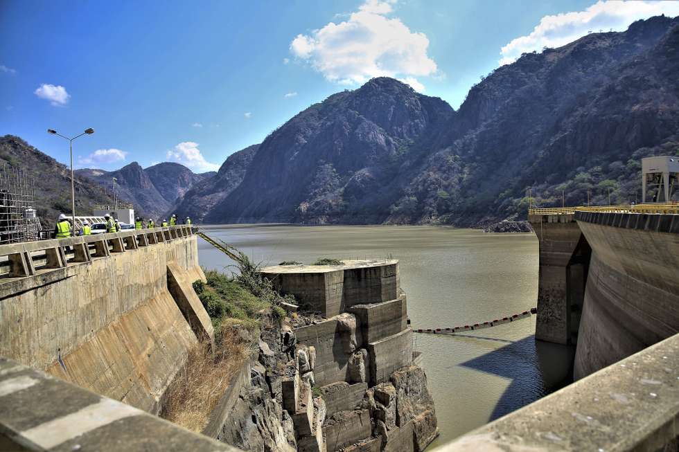 Hidroelétrica de Cahora Bassa, em Songo, província de Tete, Moçambique, 19 de julho de 2025. O presidente do Banco Mundial afirmou hoje que Moçambique tem condições “únicas” em África para ser o centro energético no sul do continente, prometendo apoio aos projetos em curso, como no aumento da capacidade produtiva em Cahora Bassa. LUÍSA NHANTUMBO/LUSA