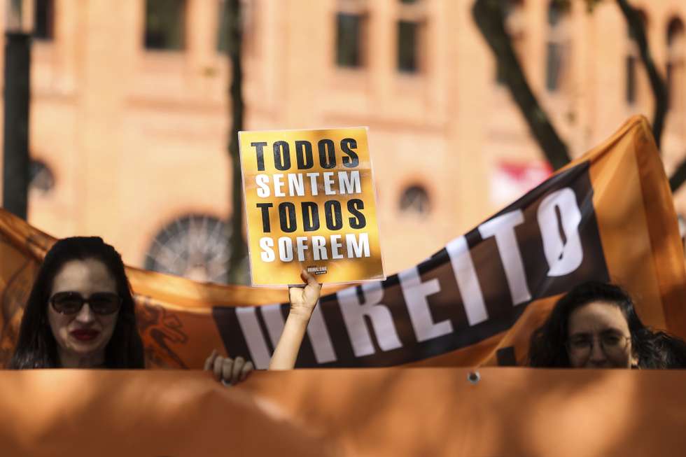 Cerca de uma centena de manifestantes participaram na 7.ª Marcha Nacional Pelos Direitos de TODOS os Animais, organizada pela Portugal Animal Save, Associação não-governamental sem fins lucrativos, em Lisboa, 06 de setembro de 2025. TIAGO PETINGA/LUSA