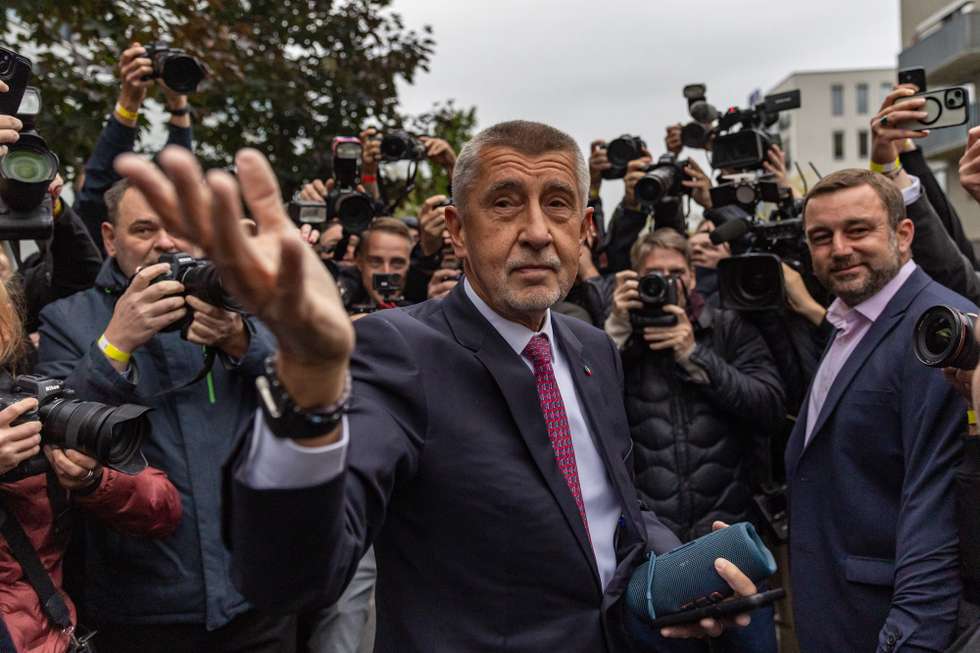 epa12430487 Andrej Babis, leader of the ANO (YES) movement, celebrates as he arrives at the ANO movement election event in Prague, Czech Republic, 04 October 2025. Over 8 million people aged over 18 are eligible to vote to elect a new parliament on 03 and 04 October 2025.  EPA/MARTIN DIVISEK