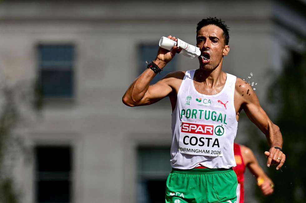 epa13173498 Portugal's Carlos Costa competes in the men's marathon at the European Athletics Championships Birmingham 2026, in Birmingham, Britain, 16 August 2026.  EPA/BEN STANSALL / POOL