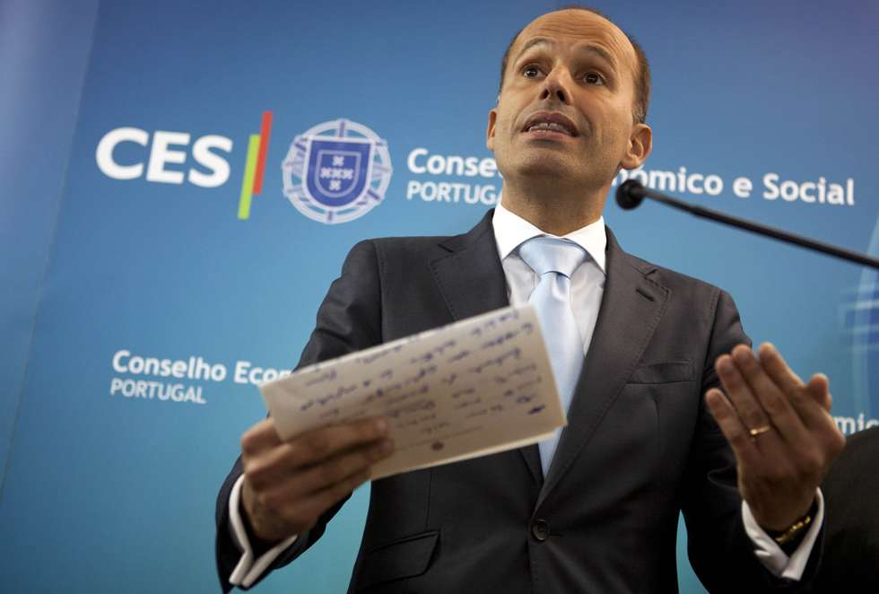 Mota Soares anunciou que aqueles que forem colocados em requalificação terão acesso a programa de formação em fevereiro