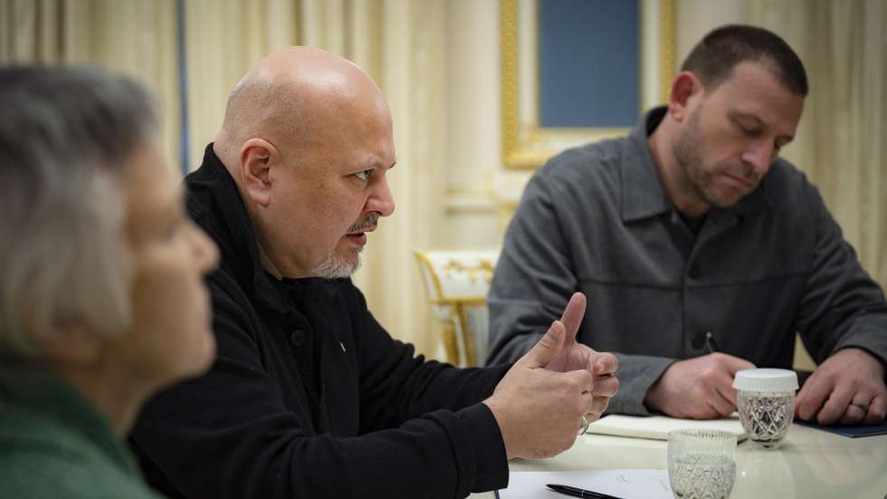 epa10495589 A handout photo made available by the Ukrainian Presidential Press Service shows Prosecutor of the International Criminal Court (ICC) Karim Khan during a meeting with Ukraine's President Zelensky in Kyiv (Kiev), Ukraine, 28 February 2023, amid Russia's invasion. Russian troops entered Ukraine on 24 February 2022 starting a conflict that has provoked destruction and a humanitarian crisis. One year on, fighting continues in many parts of the country.  EPA/UKRAINIAN PRESIDENTIAL PRESS SERVICE HANDOUT -- MANDATORY CREDIT: UKRAINIAN PRESIDENTIAL PRESS SERVICE -- HANDOUT EDITORIAL USE ONLY/NO SALES