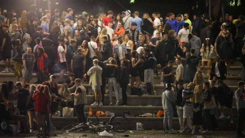 Esta quarta-feira à noite a polícia de Manchester interrompeu uma rave ilegal