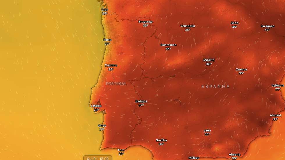 As temperaturas já relativamente mais baixas, sobretudo no litoral, quinta-feira à tarde, segundo o Windy.com
