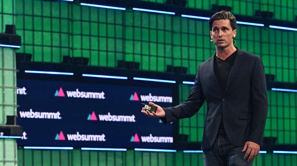 Vasco Pedro, CEO da Unbabel, na demonstração do Halo na Web Summit 2023