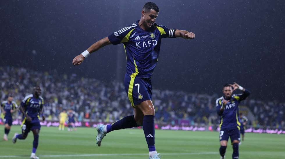 O jogador português foi titular no primeiro jogo oficial da temporada