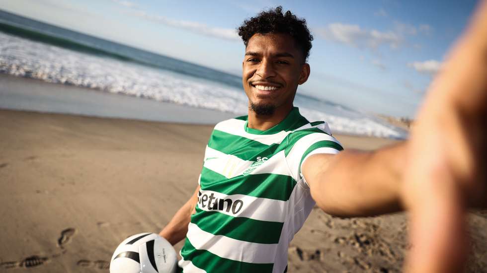 Luis Guilherme é internacional Sub-20 pelo Brasil e fez toda a formação no Palmeiras, onde foi lançado na equipa principal por Abel Ferreira