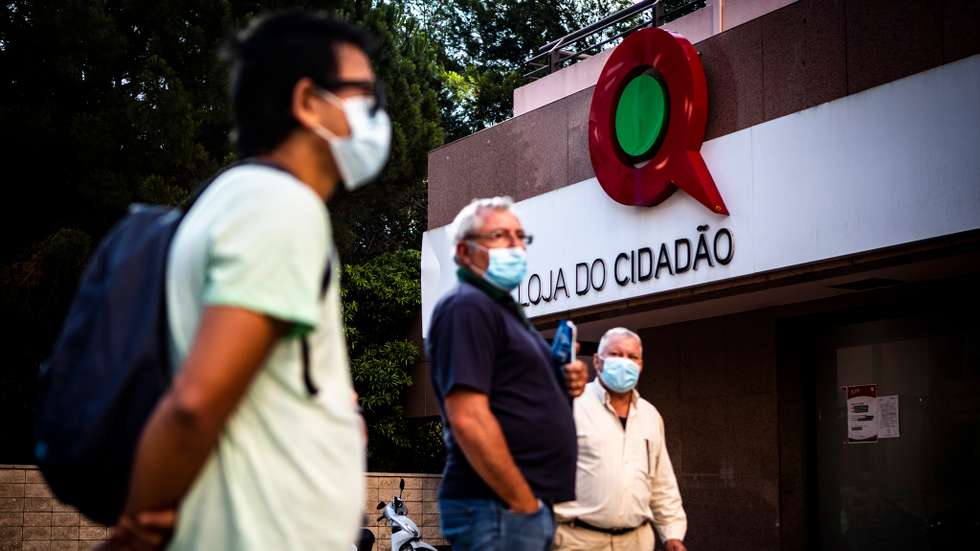 No caso dos cartões de cidadão, o número de entregas acumuladas ronda atualmente as 150 mil