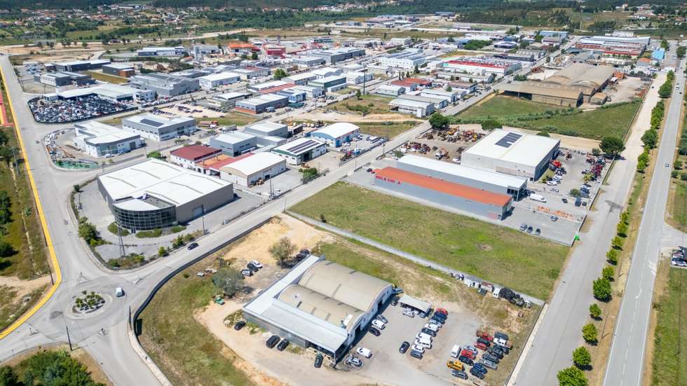 "A Zona Industrial de Vila Nova de Poiares integra um tecido empresarial com relevância para a economia local e regional, pelo que uma ligação mais eficiente à principal rede rodoviária poderá contribuir para melhorar as condições de funcionamento das empresas instaladas"