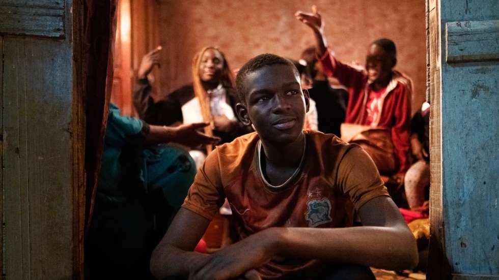 Em "Eu Capitão", Seydou (Seydou Sarr) combina com o primo Moussa (Moustapha Fall), senegaleses de gema, que está na altura de fugir para o velho continente à procura de outra vida