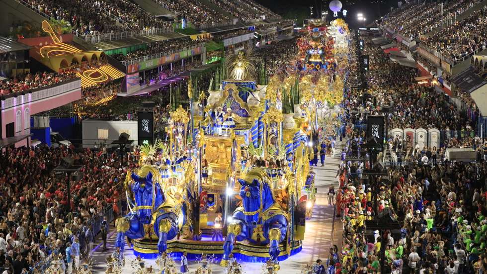 A escola de samba Portela foi uma das campeãs a desfilar no Sambódromo da Marquês de Sapucaí