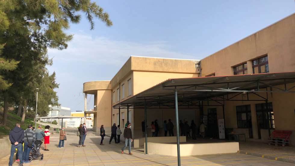 A nota da autarquia indica ainda que o novo ano letivo contará com o programa piloto "Plataforma Digital de Conteúdos Educativos", uma iniciativa que dará a 500 alunos do concelho a possibilidade de utilizarem novos recursos digitais
