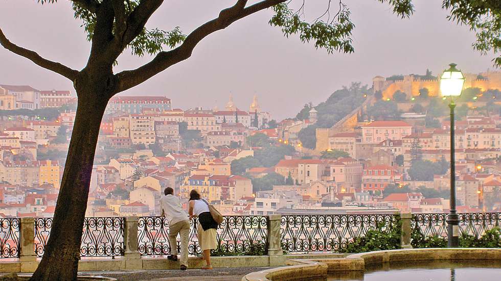 A transição de trabalhadores será feita mediante uma lista proposta conjuntamente pela AICEP e o Turismo de Portugal, homologada por despacho do membro do Governo com tutela do turismo